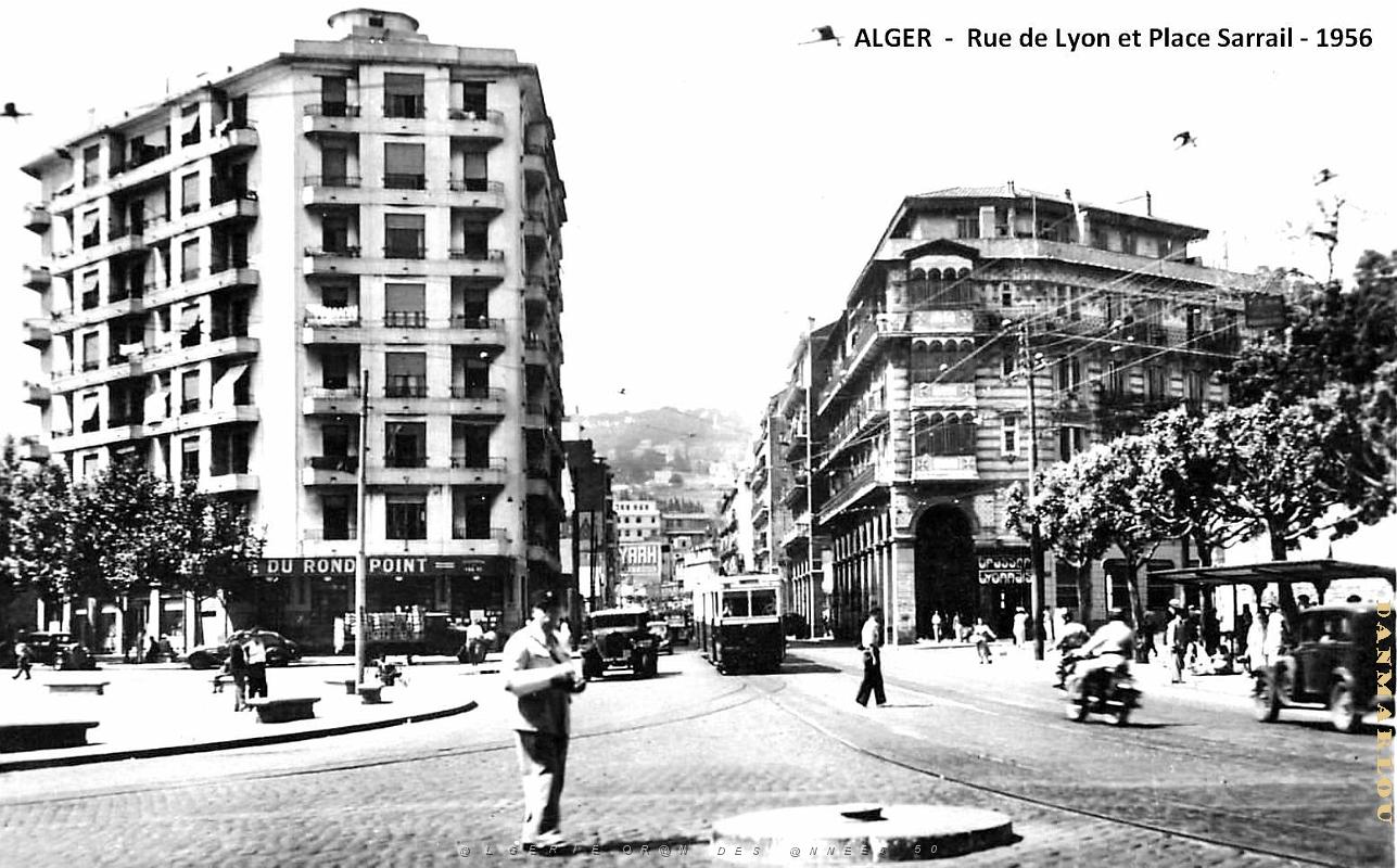Alger - Rue de Lyon et Place Sarrail en 1956.jpg